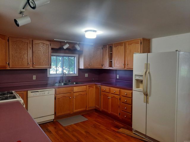 201 S Hwy 5, Mountain View, AR 72560