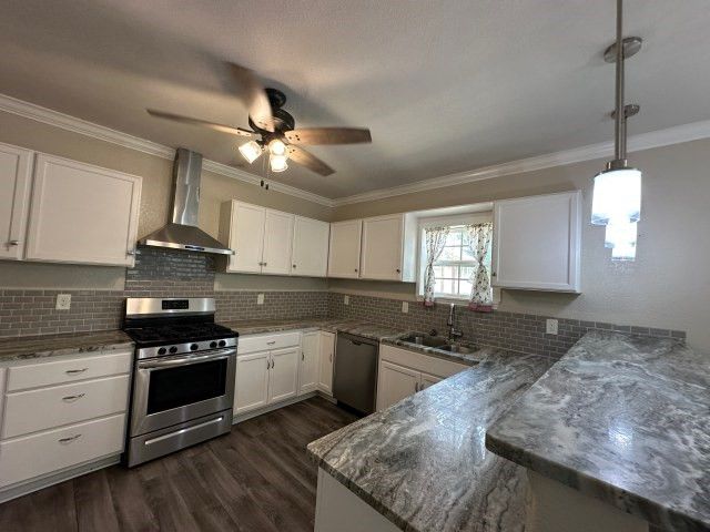 1103 S Broadway Avenue, Tyler, TX 75701