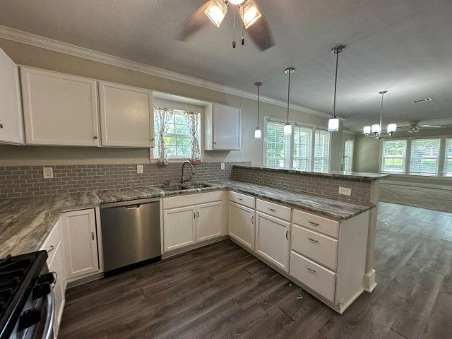 1103 S Broadway Avenue, Tyler, TX 75701