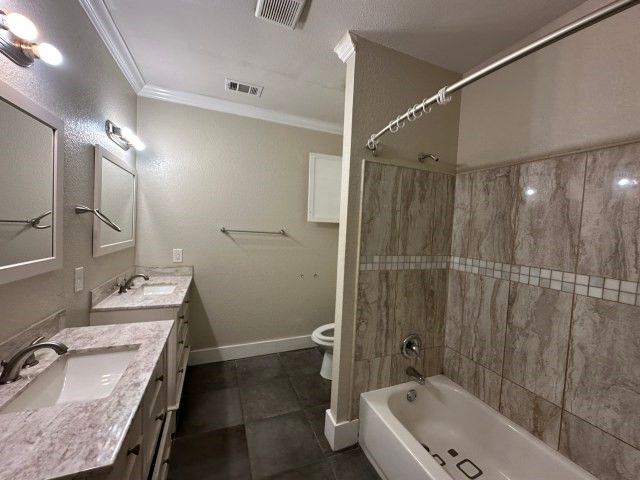 1103 S Broadway Avenue, Tyler, TX 75701