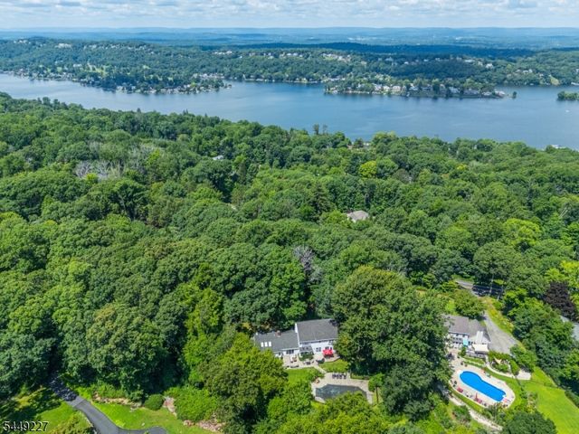 1 Green Rd, Sparta Twp., NJ 07871
