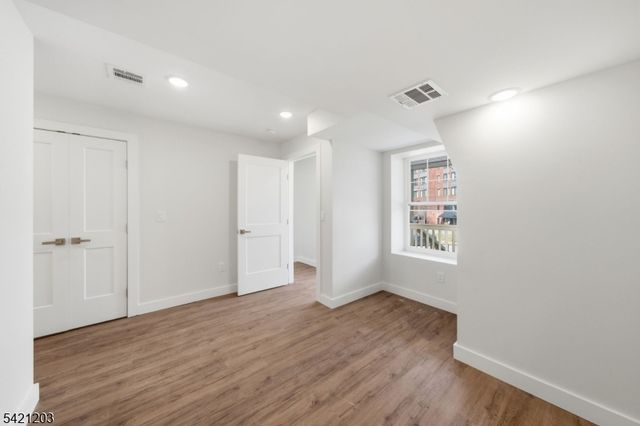 33 Clinton Pl, Morristown Town, NJ 07960