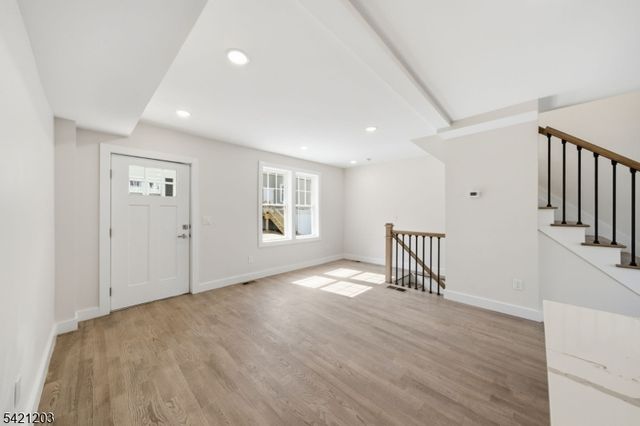 33 Clinton Pl, Morristown Town, NJ 07960