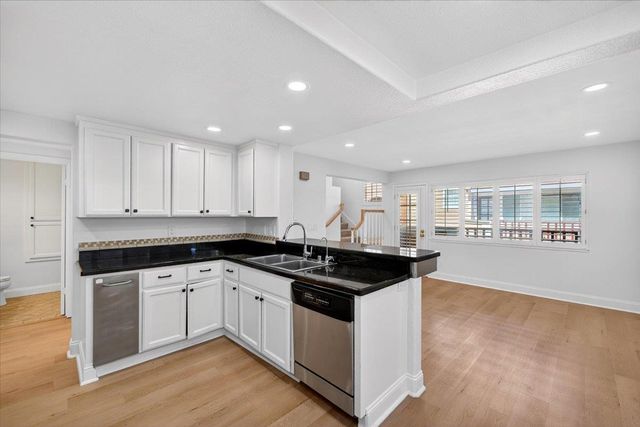 545 Mill River Ln, San Jose, CA 95134
