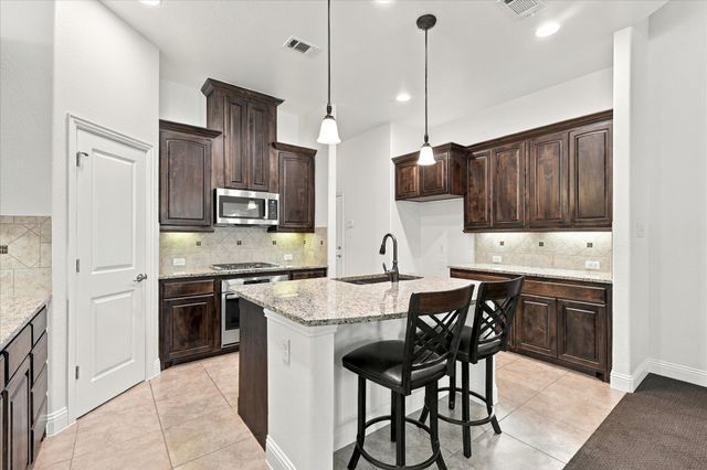 209 Blackberry Way, Denton, TX 76210
