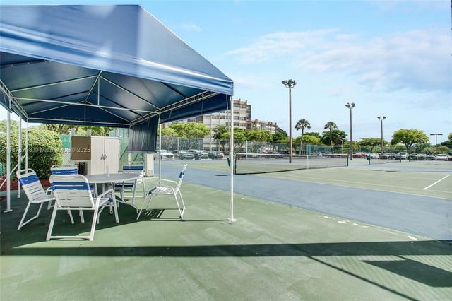 1100 Saint Charles Pl PH5, Pembroke Pines, FL 33026