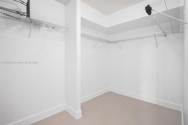 1100 Saint Charles Pl PH5, Pembroke Pines, FL 33026