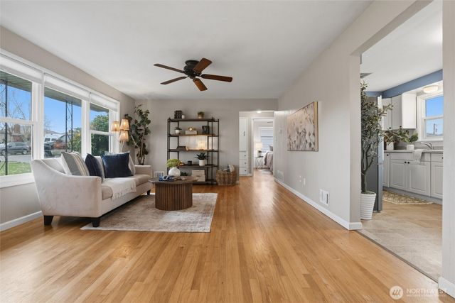 2012 Nipsic Avenue, Bremerton, WA 98310