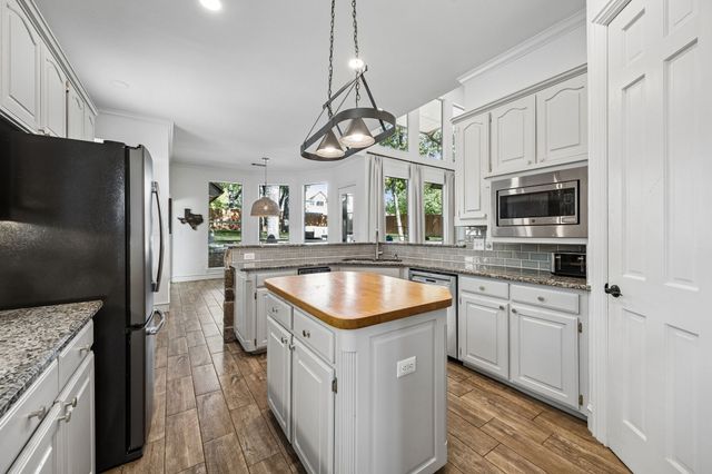 2865 Woodhollow Drive, Highland Village, TX 75077