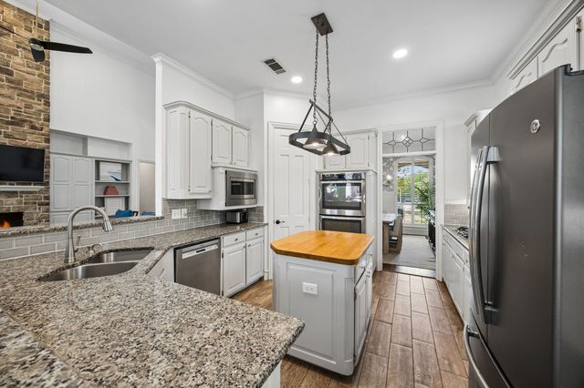 2865 Woodhollow Drive, Highland Village, TX 75077