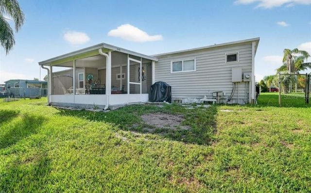 11905 LINDA AVENUE, Tavares, FL 32778