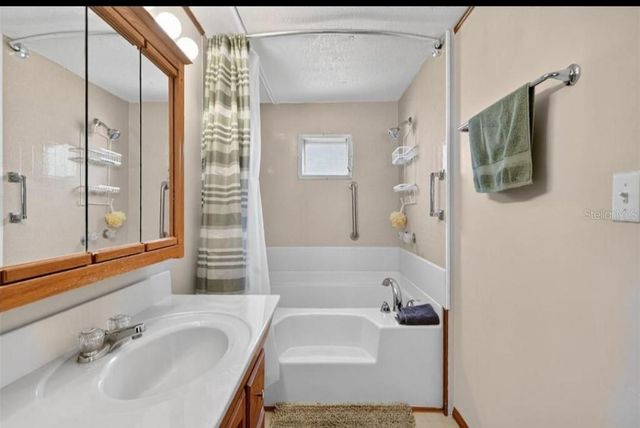 11905 LINDA AVENUE, Tavares, FL 32778