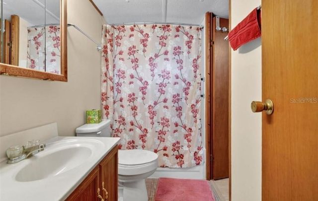 11905 LINDA AVENUE, Tavares, FL 32778