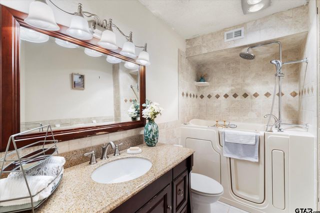 8164 County Road 1200, Mount Pleasant, TX 75455