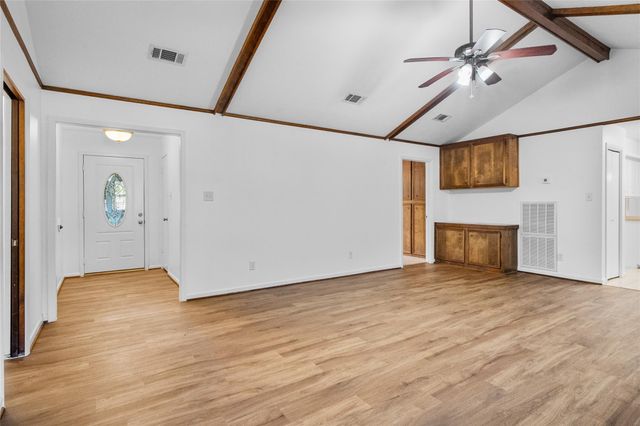 59 Artesian Oaks Drive, Conroe, TX 77304