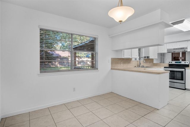 59 Artesian Oaks Drive, Conroe, TX 77304