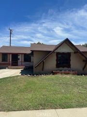20836 Hawaiian Ave., Lakewood, CA 90715