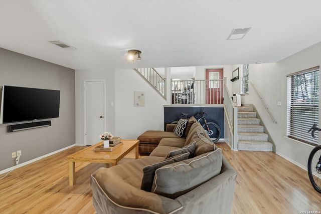 17510 EMERALD CANYON DR, San Antonio, TX 78232