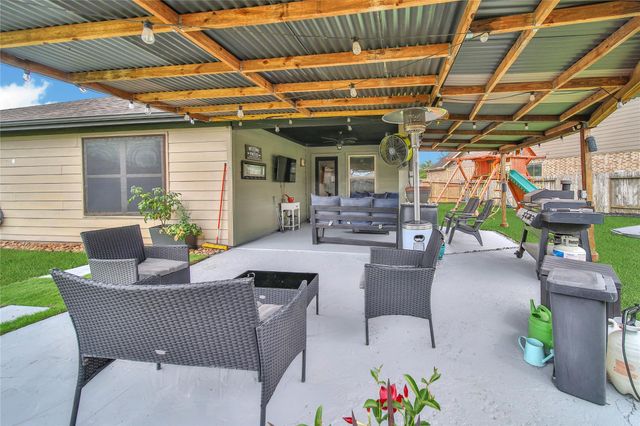 24102 Mckinzie Ridge Drive, Porter, TX 77365