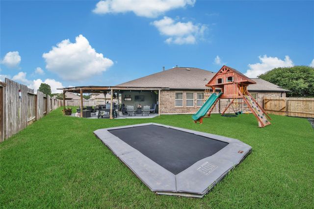 24102 Mckinzie Ridge Drive, Porter, TX 77365