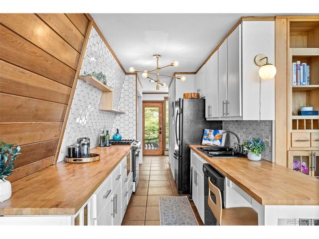 56 Valley View Dr, Nederland, CO 80466
