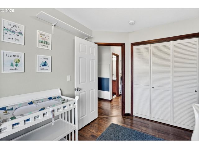 810 E 9TH St B5, Newberg, OR 97132