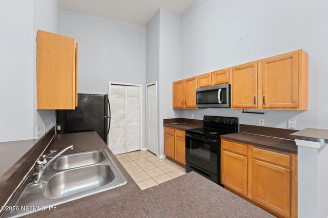 1465 MANOTAK POINT Drive 204, Jacksonville, FL 32210