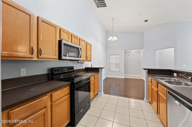 1465 MANOTAK POINT Drive 204, Jacksonville, FL 32210