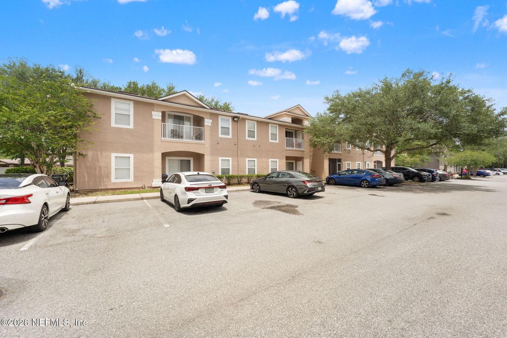 1465 MANOTAK POINT Drive 204, Jacksonville, FL 32210