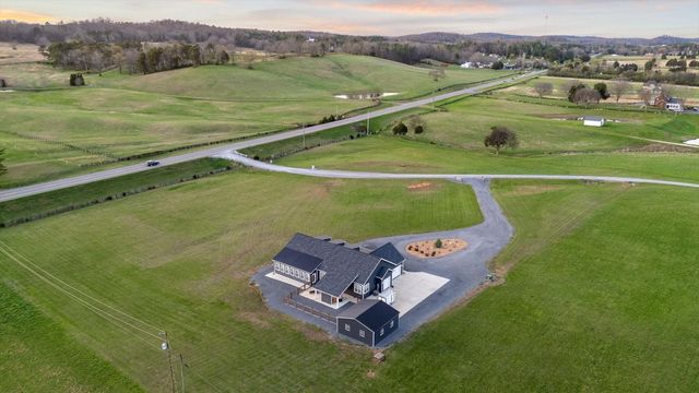 5853 Dalton Pike SE, Cleveland, TN 37323