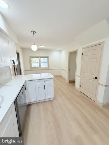 220 GLENDALE RD, Havertown, PA 19083