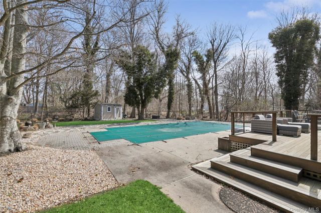 131 Lewis Road, East Quogue, NY 11942
