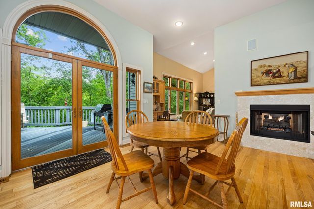 131 LAKESIDE Place, Dahinda, IL 61428