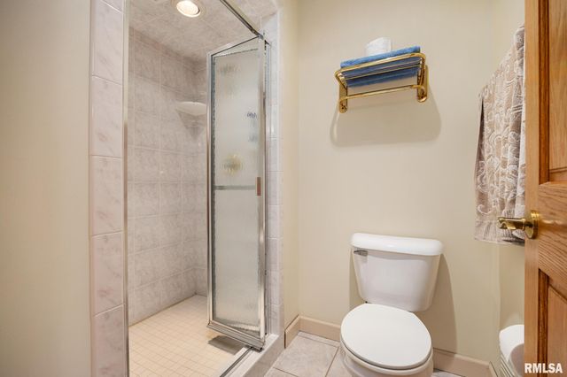 131 LAKESIDE Place, Dahinda, IL 61428