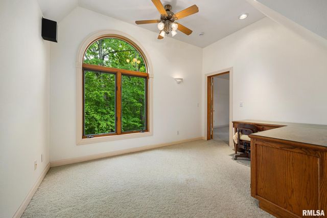 131 LAKESIDE Place, Dahinda, IL 61428