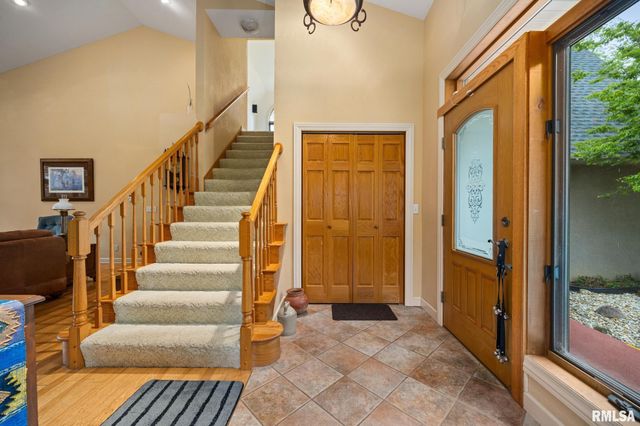 131 LAKESIDE Place, Dahinda, IL 61428