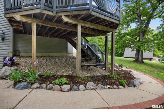 131 LAKESIDE Place, Dahinda, IL 61428