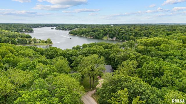 131 LAKESIDE Place, Dahinda, IL 61428