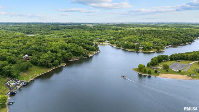 131 LAKESIDE Place, Dahinda, IL 61428