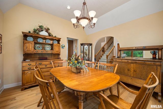 131 LAKESIDE Place, Dahinda, IL 61428