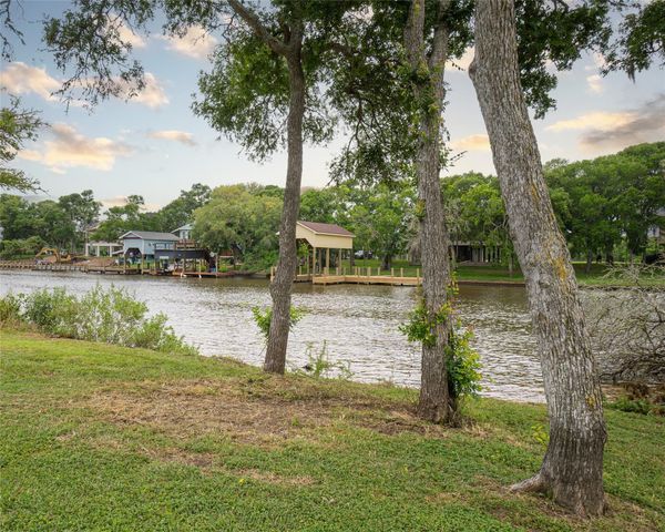 357 County Road 296, Sargent, TX 77414