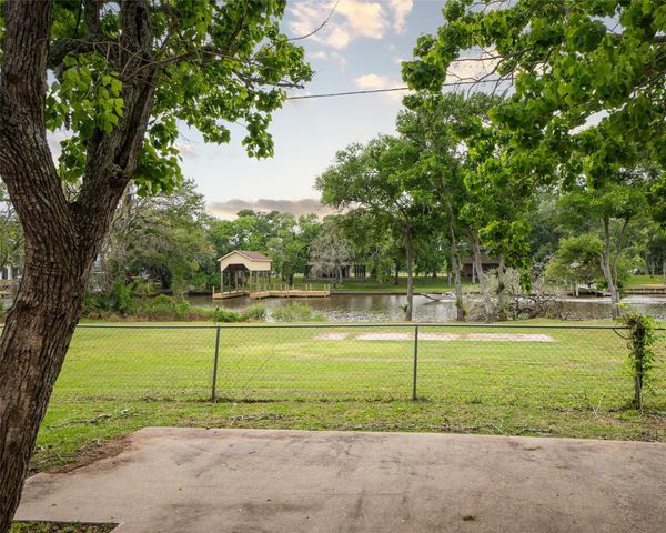 357 County Road 296, Sargent, TX 77414