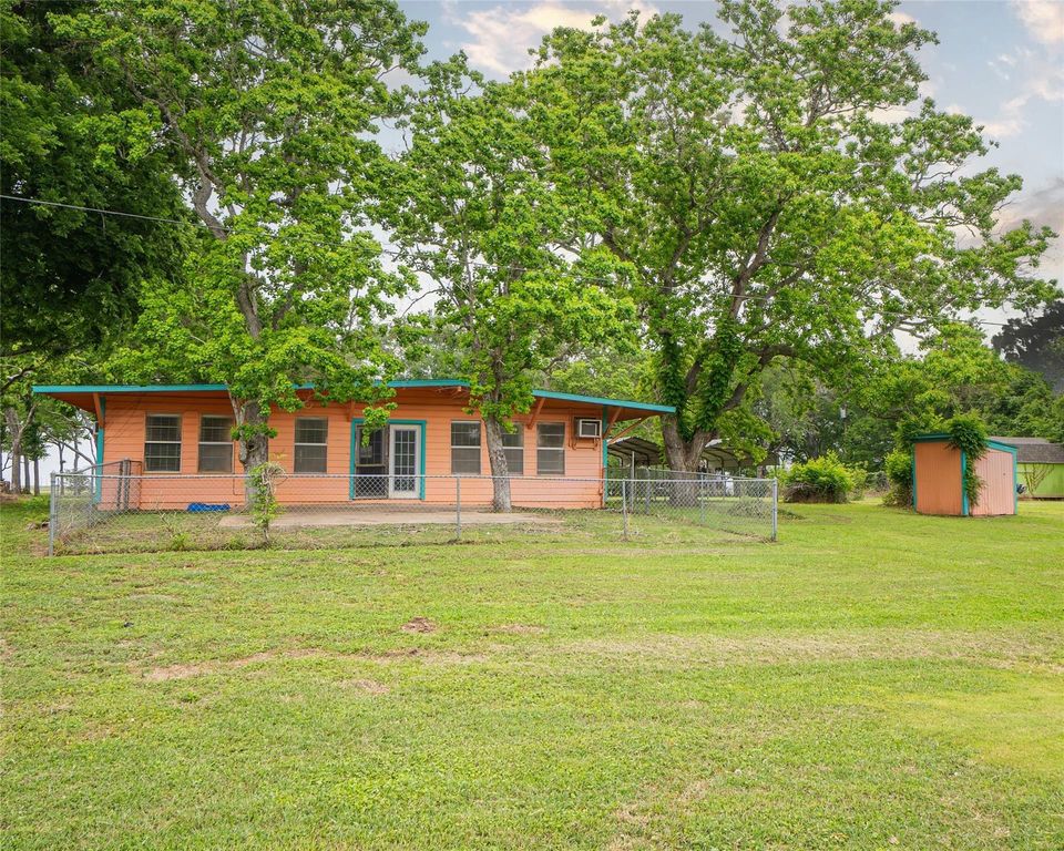 357 County Road 296, Sargent, TX 77414
