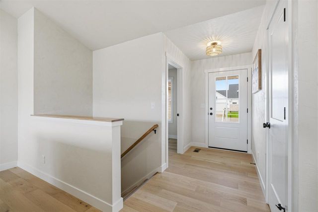 W5845 ROUNDSTONE PLACE, Menasha, WI 54952