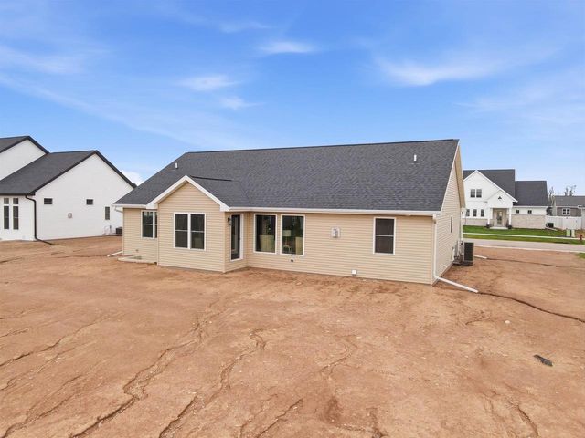 W5845 ROUNDSTONE PLACE, Menasha, WI 54952