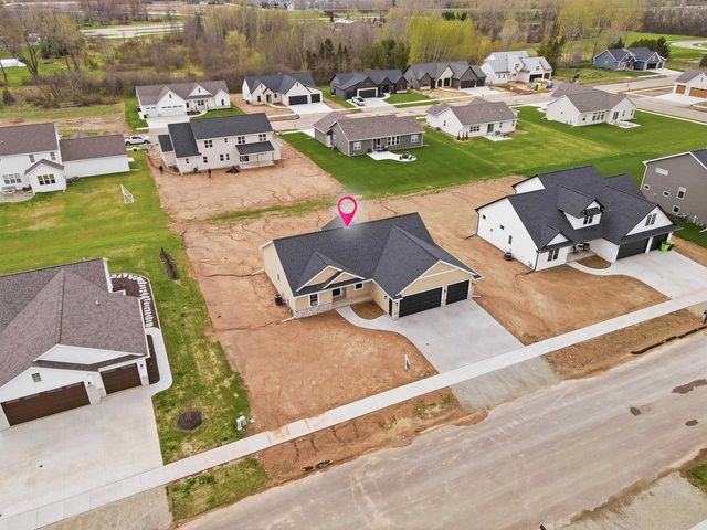 W5845 ROUNDSTONE PLACE, Menasha, WI 54952