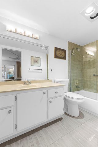 1032 Oakridge D 1032, Deerfield Beach, FL 33442