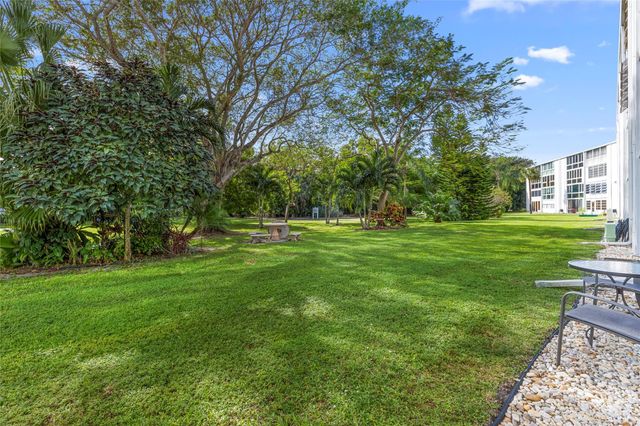 1032 Oakridge D 1032, Deerfield Beach, FL 33442