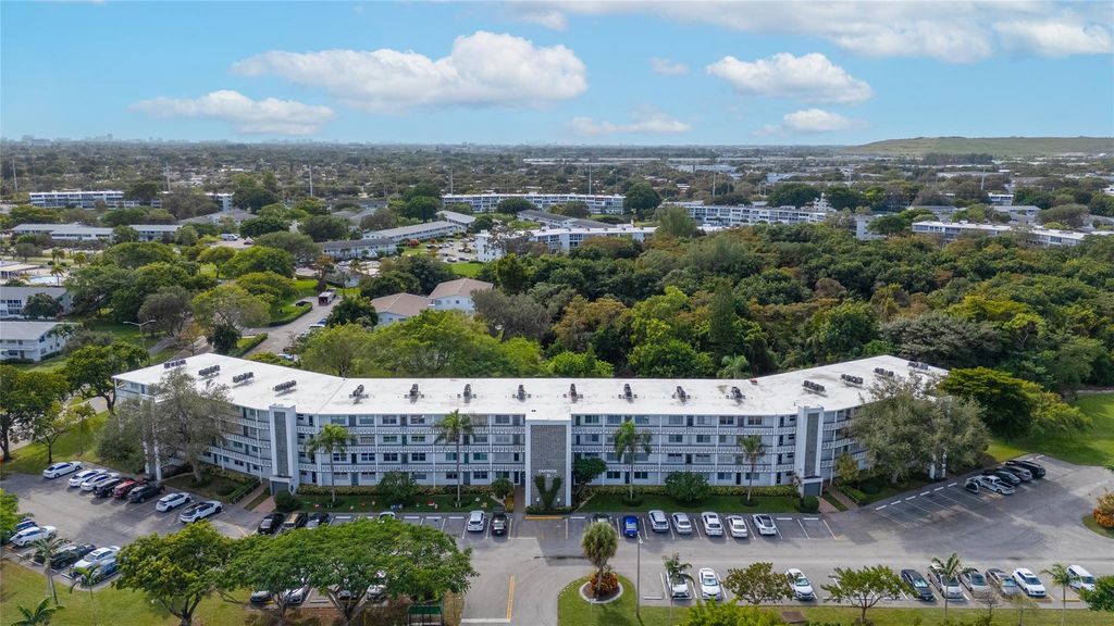 1032 Oakridge D 1032, Deerfield Beach, FL 33442