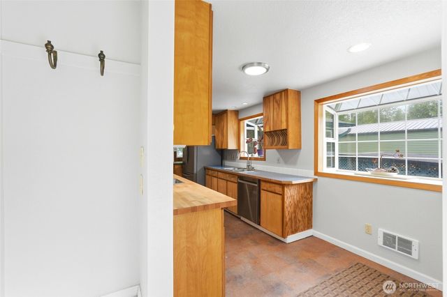 4243 Timberline Road, Clinton, WA 98236